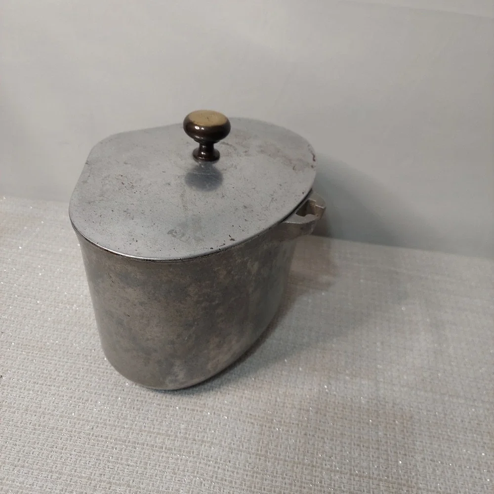 Vintage Cast-Rite Ware Cast Aluminum Pot with Lid Triangular Heart‎ Shape Pan